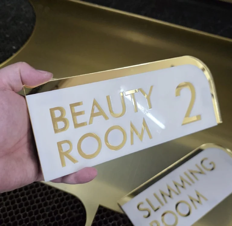 Beauty Room Plate