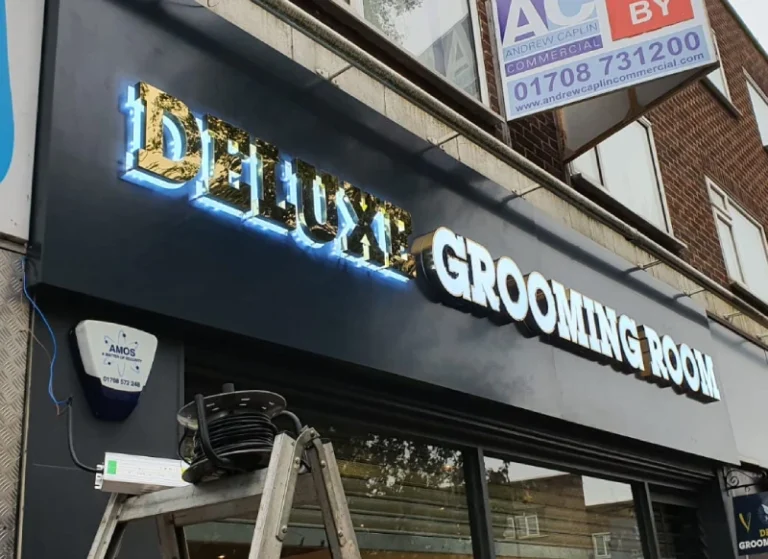 Deluxe Grooming Room